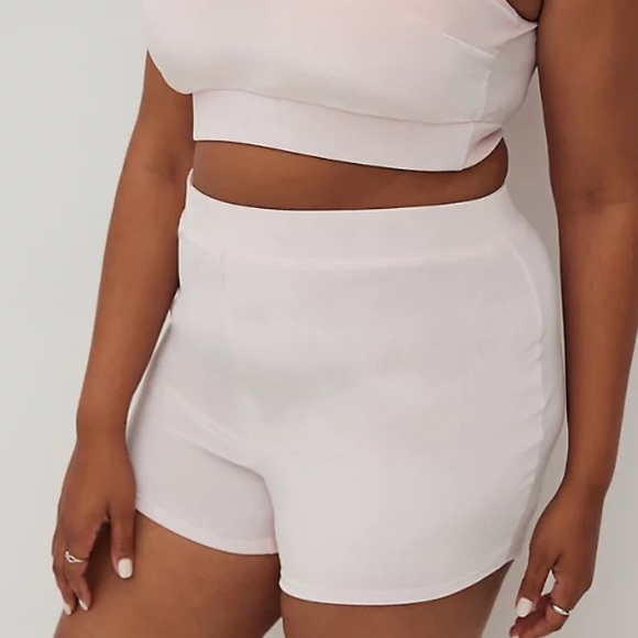 High waisted boyshort pink velvet shorts - Picture 2 of 5